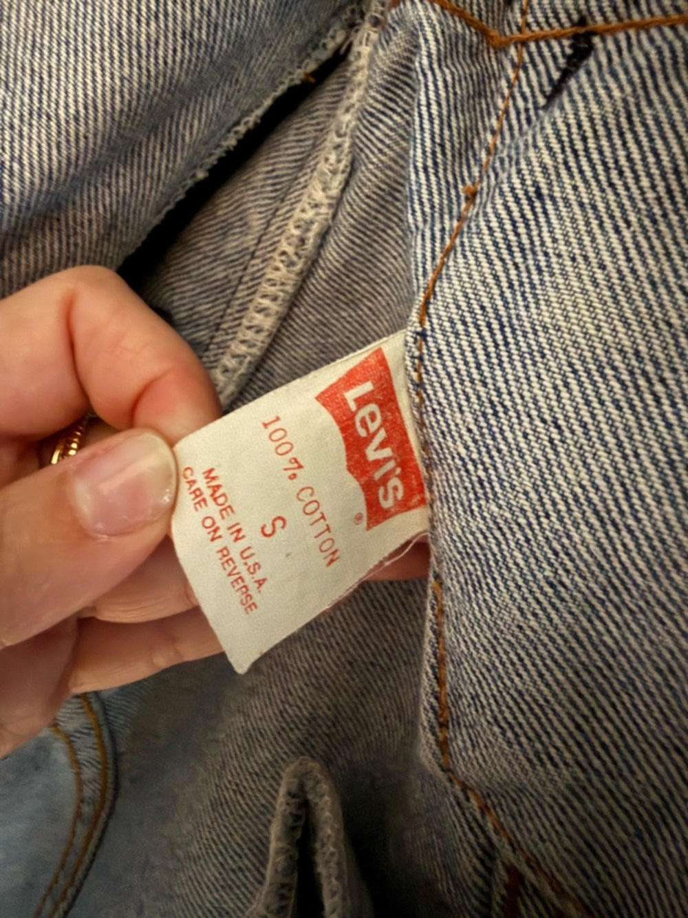 Vintage Levi's Light Washed Denim Oversized Jacket - Picture 4 of 9